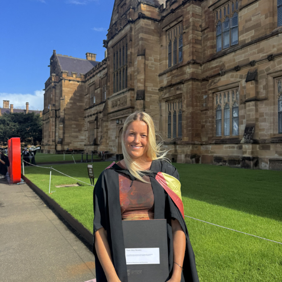 Dietitian Paris Mooney The Wholesome Effect pm